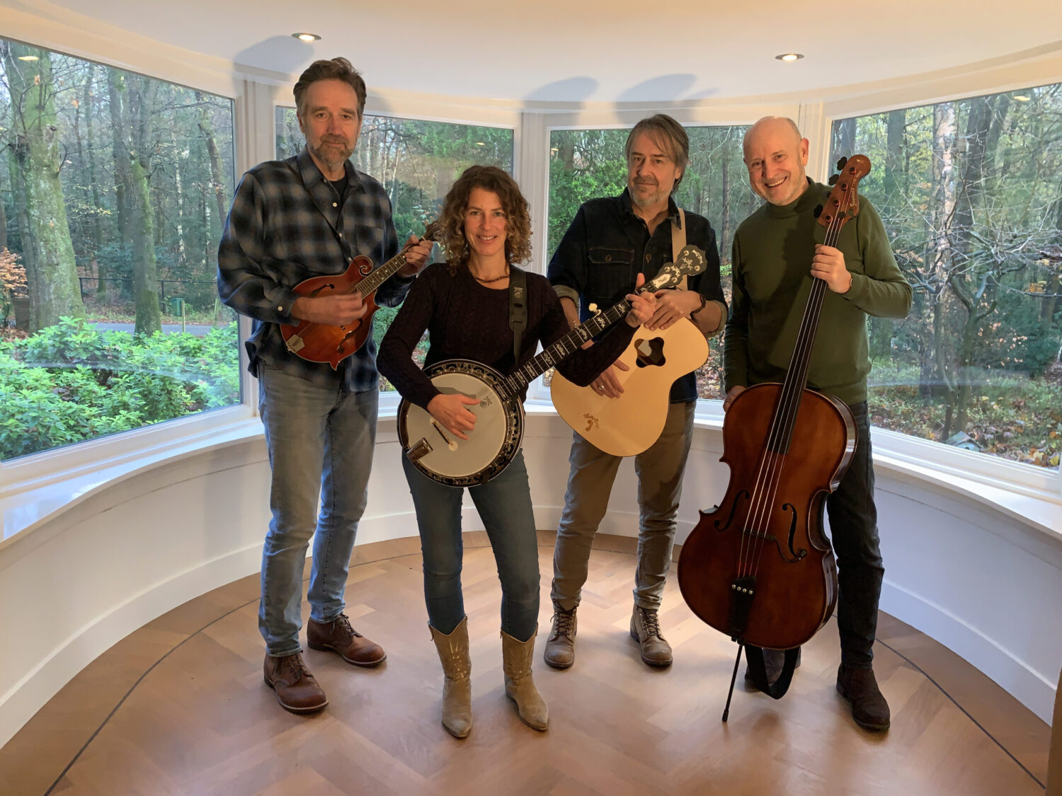 Three Guys Named Joe - A bass, a guitar, mandolin, banjo  and a cajon, that’s all it takes. And three wonderful voices, of course. 